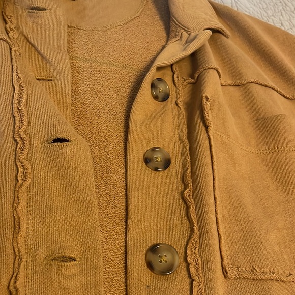 Kensie jeans size M, tan button up sweater, very stylish and cozy - Picture 2 of 7